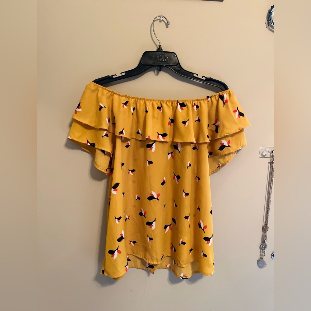 Woman’s Xhilaration Top